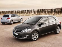 Toyota Auris    65 .  !