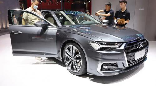 Audi    Audi A6 L e-tron